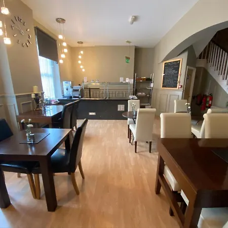 Crescent Garden House 5*